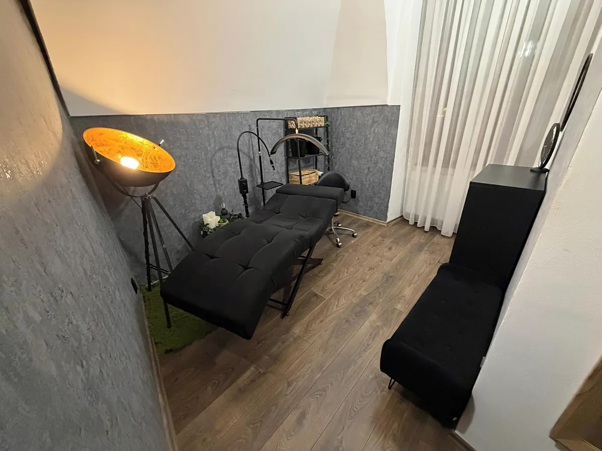 Pronájem obchodního prostoru 12 m²